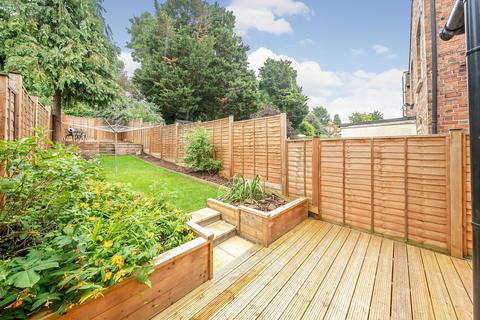 206 Chipstead Valley Road, Coulsdon, CR5 3BH