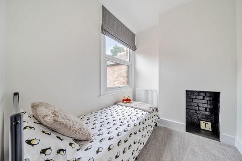 206 Chipstead Valley Road, Coulsdon, CR5 3BH