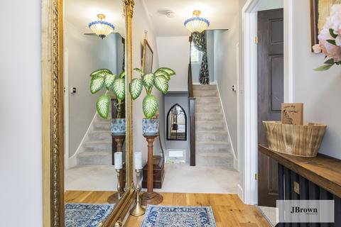 62 Eastway, London, E9 5JH