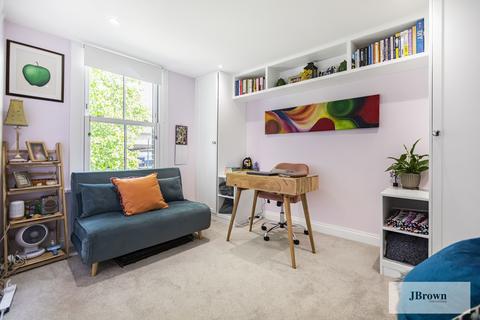 62 Eastway, London, E9 5JH