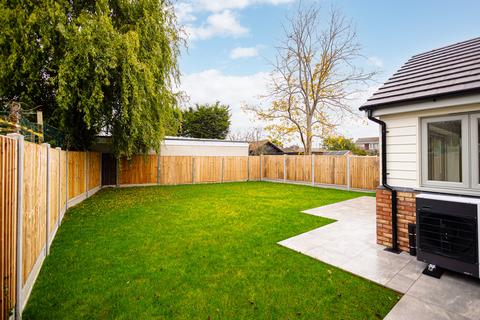 2 bedroom detached bungalow for sale, Runwell Road, Wickford, SS11