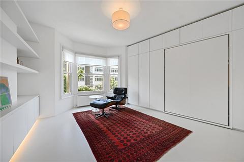 Studio to rent, Kensington Church Street, Kensington, London, W8