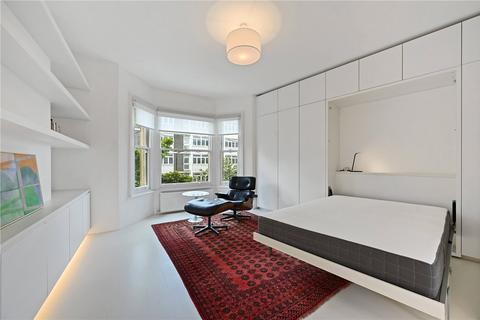 Studio to rent, Kensington Church Street, Kensington, London, W8