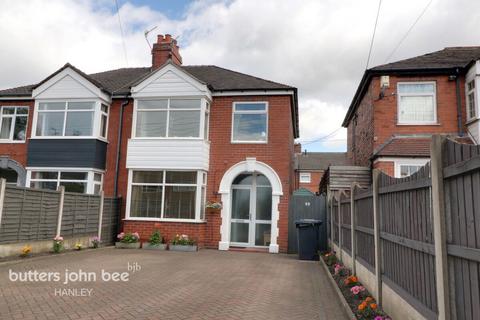 3 bedroom semi-detached house for sale, Dividy Road, Bucknall, ST2