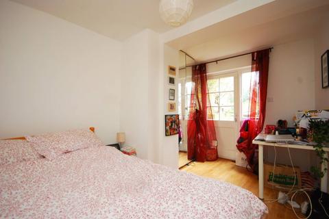 2 bedroom flat to rent, St Peter's Street, Angel, London, N1