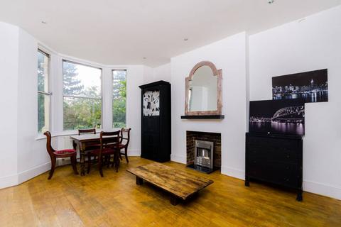 2 bedroom flat to rent, Fulham Palace Road, Bishop's Park, London, SW6