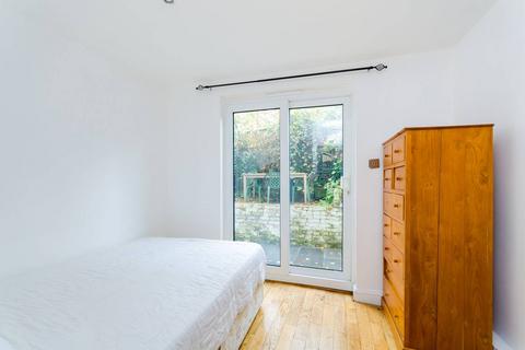 2 bedroom flat to rent, Fulham Palace Road, Bishop's Park, London, SW6