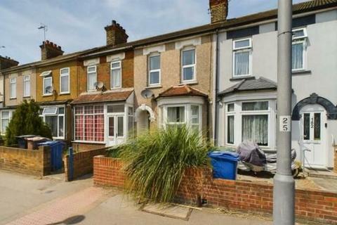 3 bedroom terraced house for sale, London Road, Grays RM17