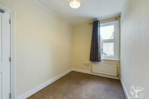 3 bedroom terraced house for sale, London Road, Grays RM17