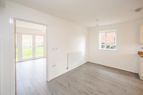 3 bedroom semi-detached house to rent, Southbourne Street, Salford M6