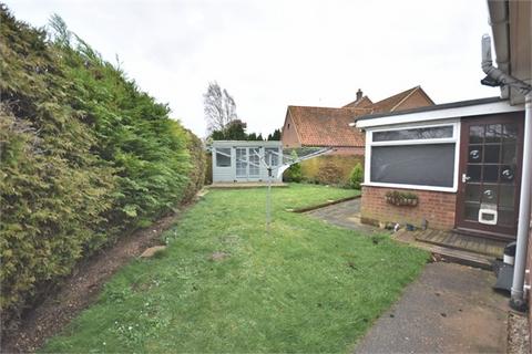 2 bedroom detached bungalow to rent, Old Vicarage Park, NARBOROUGH PE32