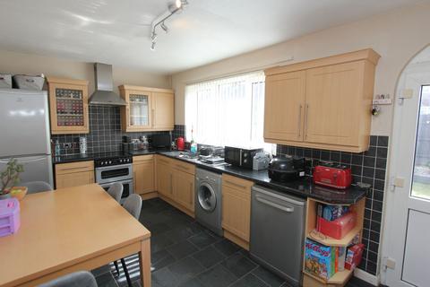 2 bedroom terraced house for sale, Bullfinch Road, St. Athan, CF62