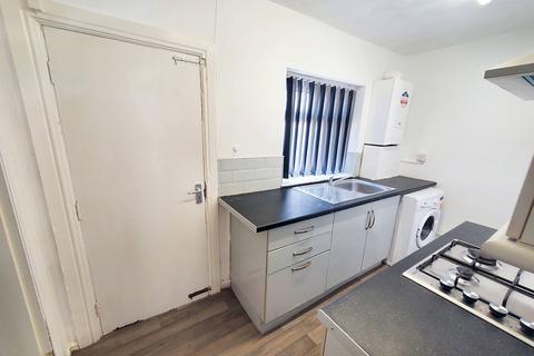 2 bedroom house to rent, Byron Street, Sunderland SR5