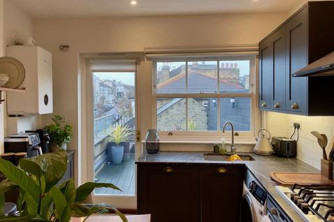 2 bedroom apartment to rent, Northcote Road, London, Clapham