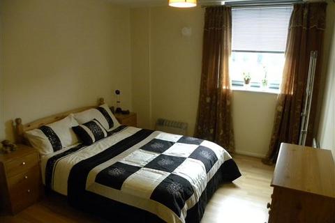1 bedroom apartment to rent, 30 Bath Road