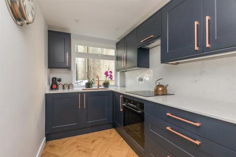 2 bedroom apartment for sale, Eaton Gardens, Hove