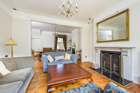 17 Hanover Crescent, Brighton, BN2 9SB