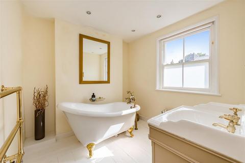 17 Hanover Crescent, Brighton, BN2 9SB