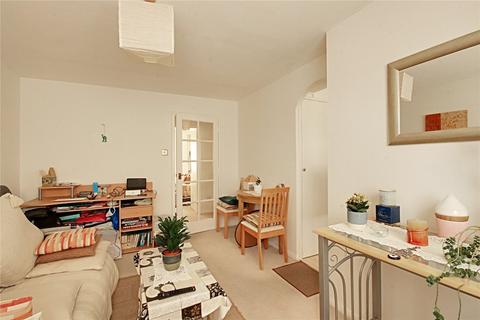 1 bedroom flat for sale, Magpie Close, Enfield, EN1
