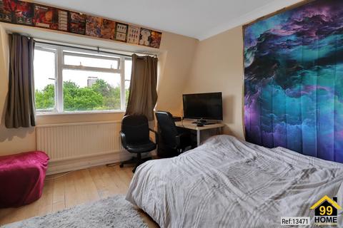 4 bedroom terraced house to rent, Solebay Street, London, E1