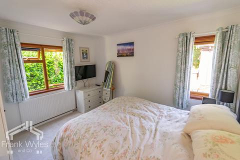 2 bedroom lodge for sale, Lawnsdale Park, 8 Conifer Crescent, Moss Side
