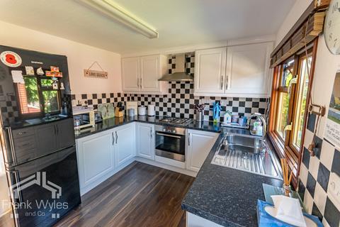 2 bedroom lodge for sale, Lawnsdale Park, 8 Conifer Crescent, Moss Side