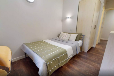 1 bedroom in a flat share to rent, Bronze En Suite Deluxe at Aspley House, Aspley House, 24 Firth Street HD1