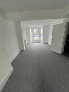 2 bedroom flat to rent, Saxon Road, Hastings