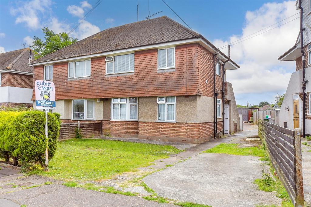 Orchard Way, Bognor Regis, West Sussex 2 bed apartment for sale £200,000