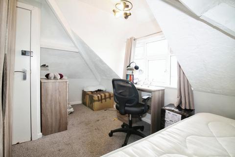1 bedroom terraced house to rent, BILLS INCLUDED: Greyshiels Avenue, Headingley, Leeds, LS6