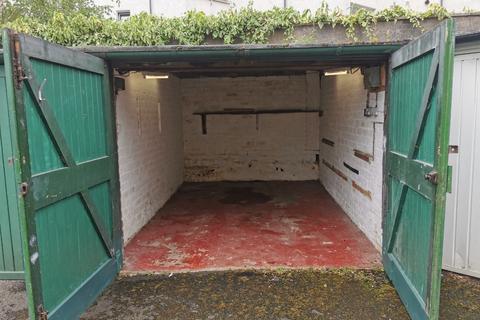 Garage to rent, Baronscourt Terrace, Edinburgh EH6