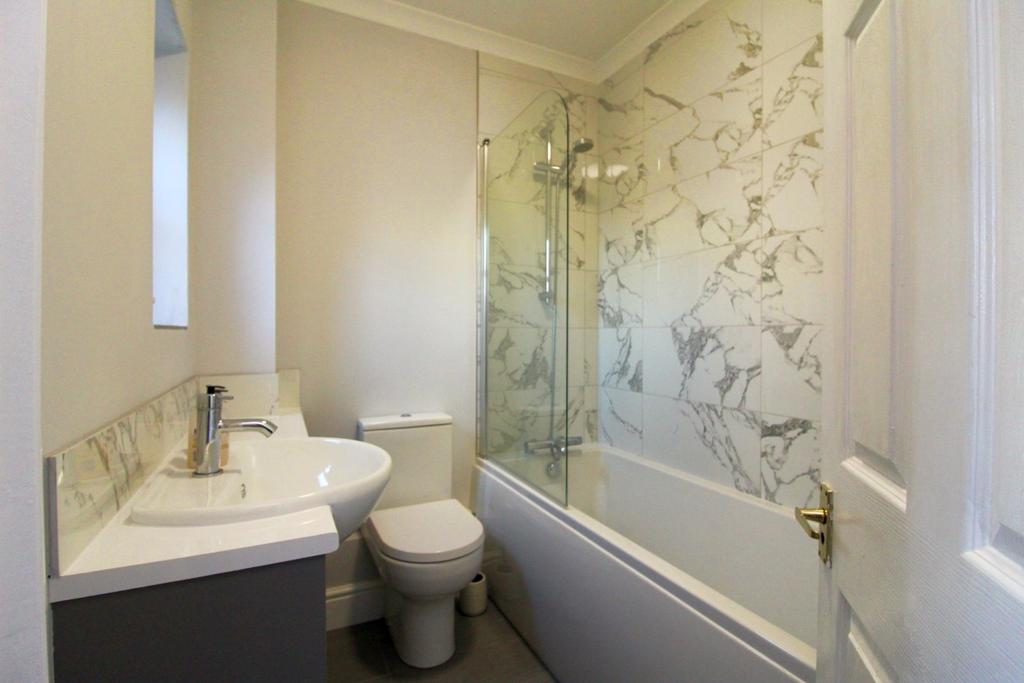 1 railway cottages bathroom