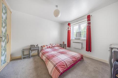 2 bedroom flat for sale, Carterton,  Oxfordshire,  OX18