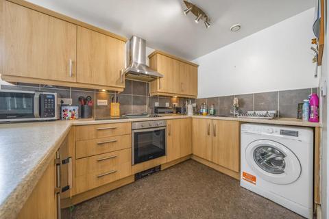 2 bedroom flat for sale, Carterton,  Oxfordshire,  OX18