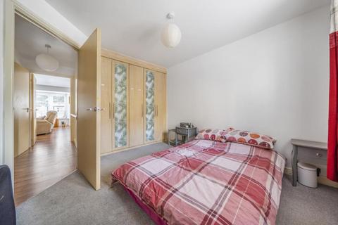 2 bedroom flat for sale, Carterton,  Oxfordshire,  OX18