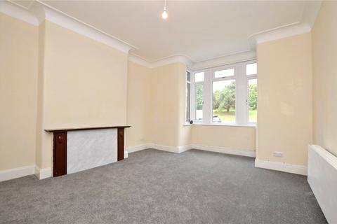 3 bedroom terraced house for sale, Bradford Road, Stanningley, Pudsey, West Yorkshire