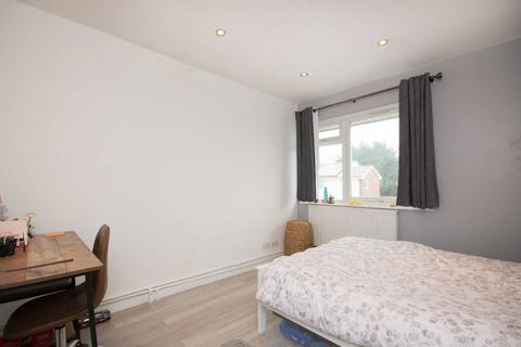 6 bedroom end of terrace house to rent, Guildford Park Avenue, GU2, Guildford, GU2