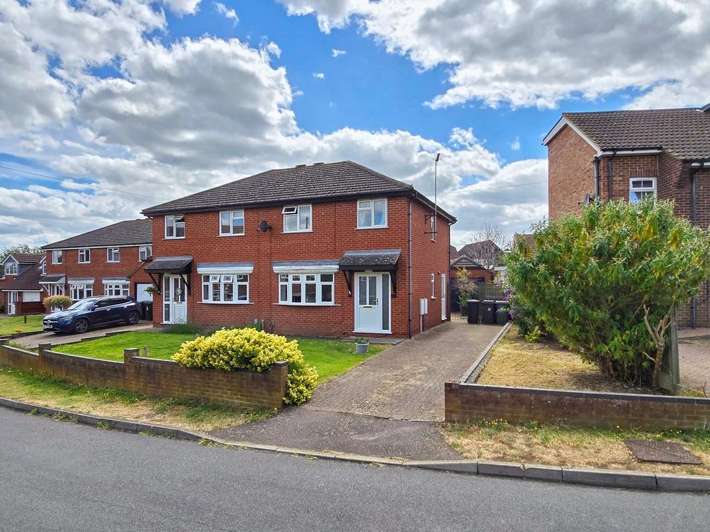 Willow Way, Ampthill, Bedfordshire... 3 bed semidetached house for