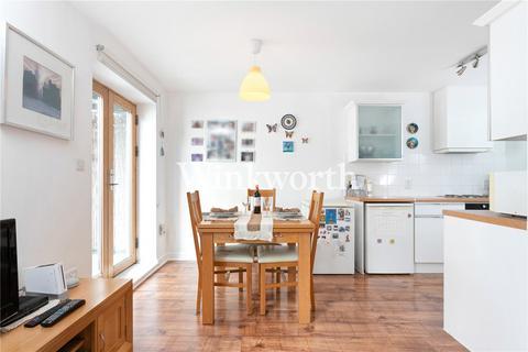 2 bedroom apartment for sale, High Road, Seven Sisters, N15