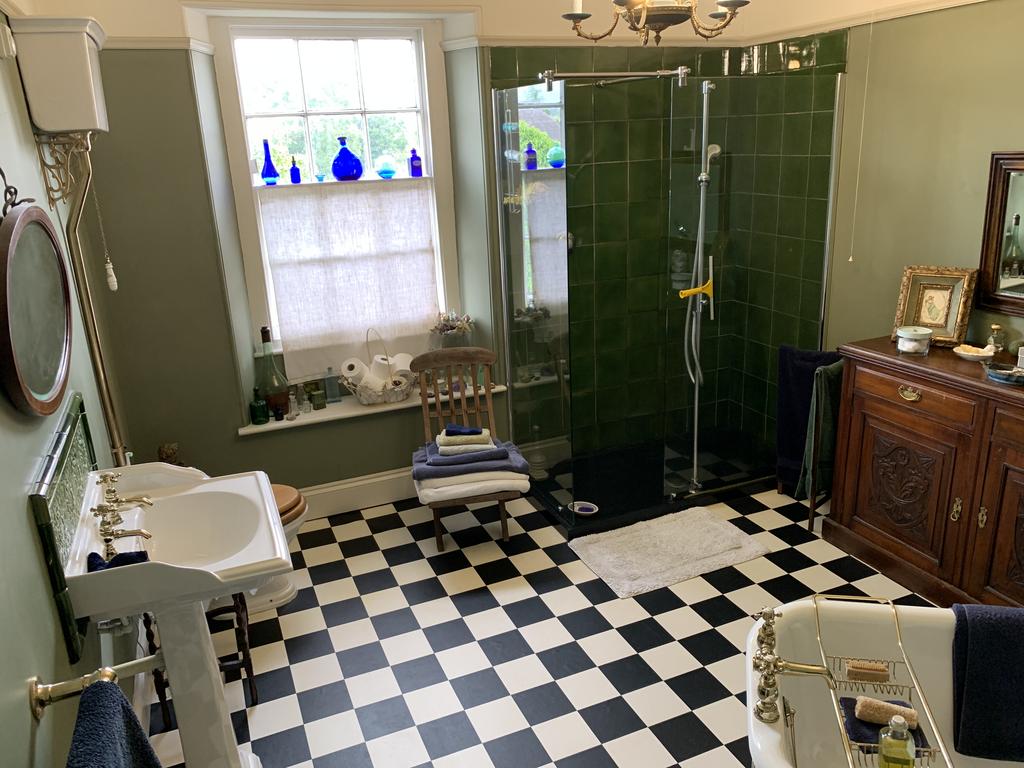 Main Bathroom