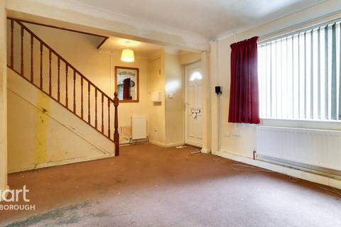 3 bedroom end of terrace house for sale, Chelveston Way, Peterborough