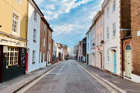 2 bedroom maisonette to rent, 32A Church Street