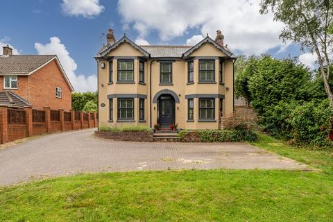 4 bedroom detached house for sale, Bridge Road, Bursledon, Southampton, Hampshire. SO31 8AH