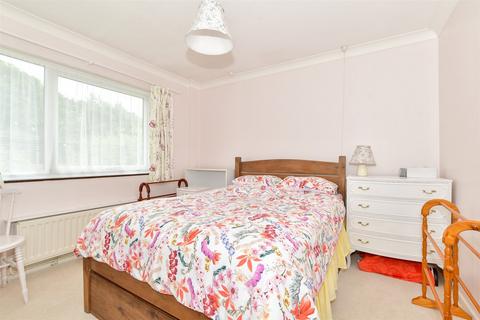 1 bedroom flat for sale, Loxford Court, Cranleigh, Surrey