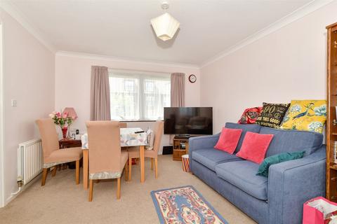 1 bedroom flat for sale, Loxford Court, Cranleigh, Surrey