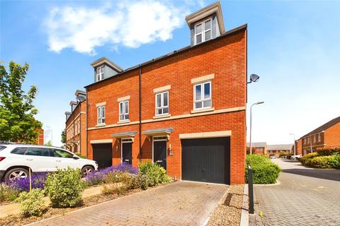 3 bedroom semi-detached house for sale, Fetlock Drive, Newbury, Berkshire, RG14