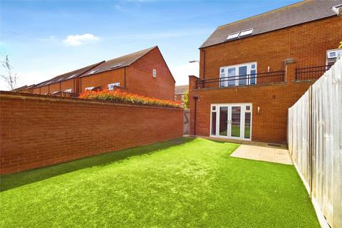 3 bedroom semi-detached house for sale, Fetlock Drive, Newbury, Berkshire, RG14