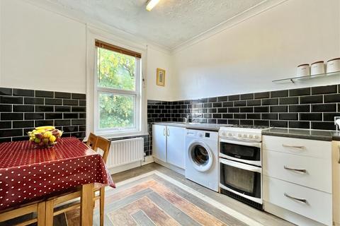 2 bedroom flat for sale, Cadwell Road, Paignton