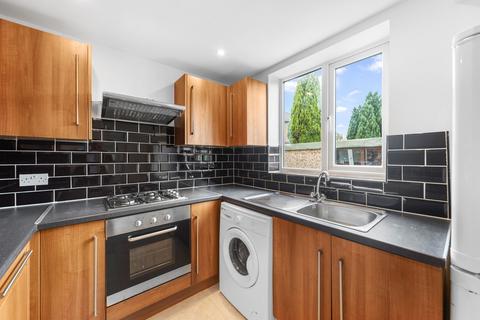 2 Asket Gardens, Leeds, LS8 2NW