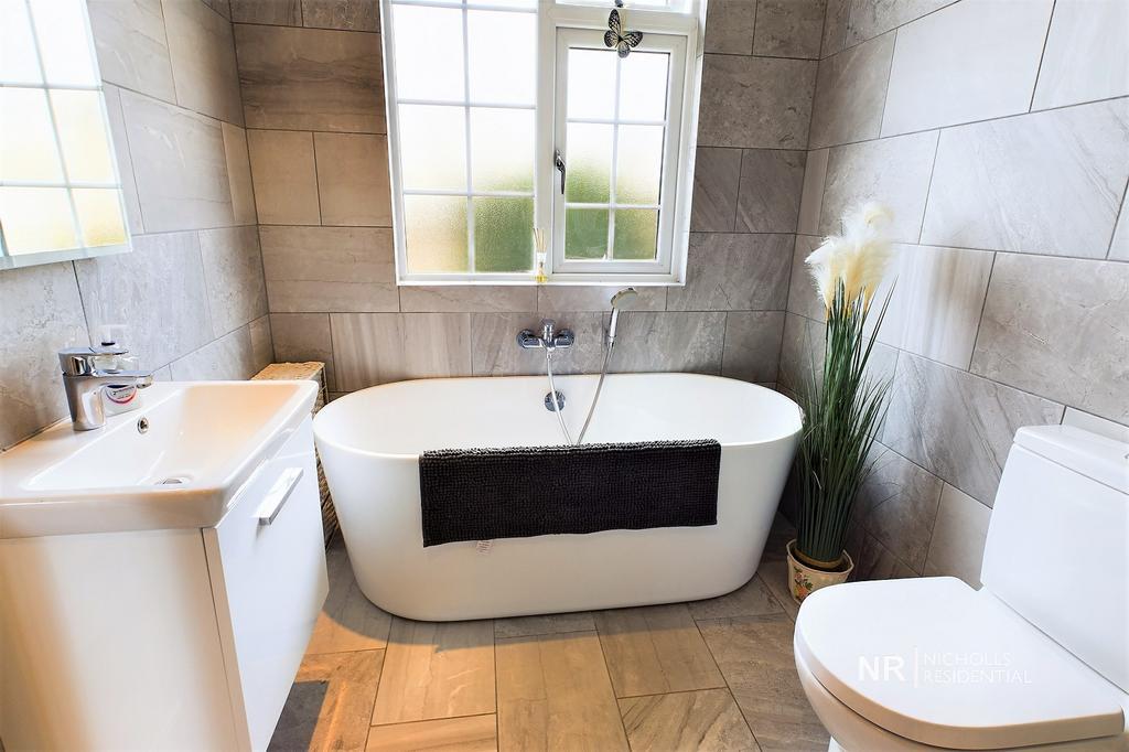 En Suite Bathroom